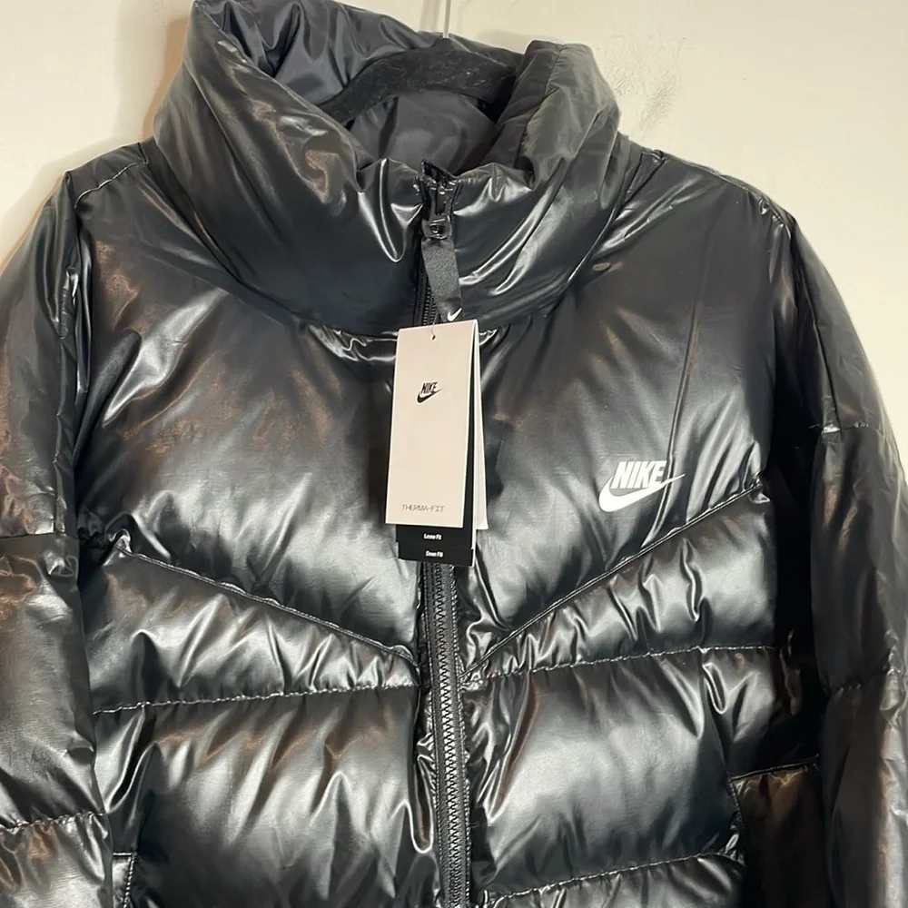Nike | Women’s Black Therma Fit Down Filled Puffer Loose Fit Coat Size XL NWT